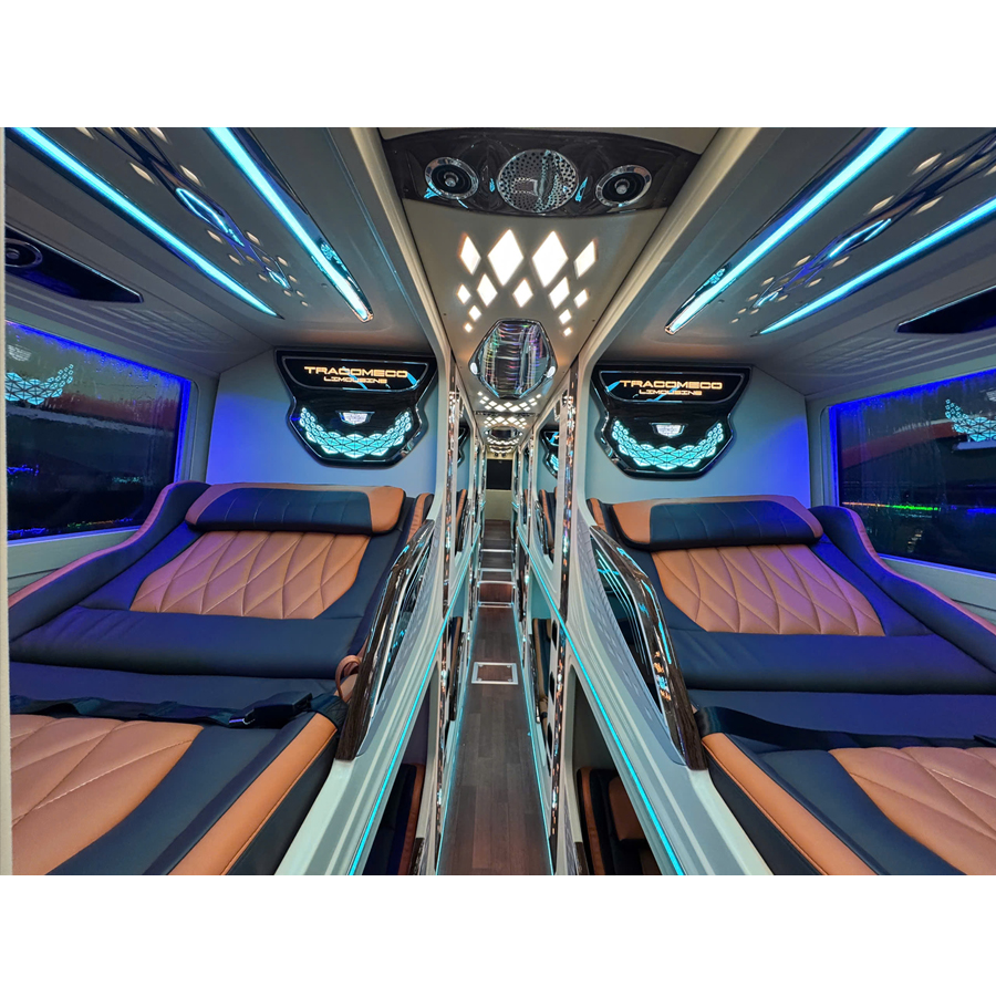 XE-TRACOMECO-UNIVERSE-LIMOUSINE-24-PHONG-HYUNDAI-425PS