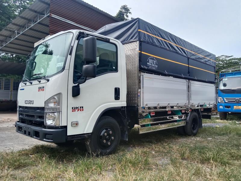 Xe-tai-Isuzu-QKR-270-gia-tot.